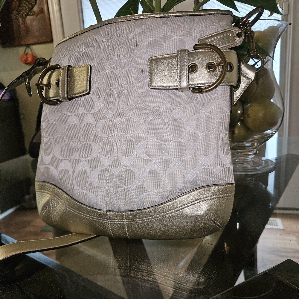 COACH CROSSBODY off white and gold crossbody purse - Picture 3 of 7
